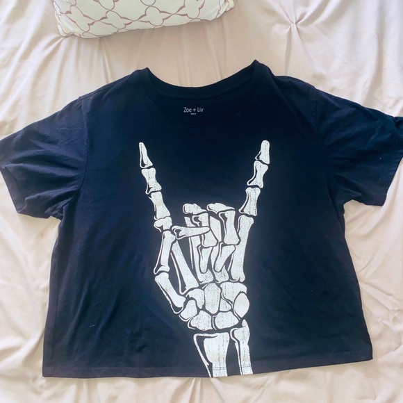 Zoe + Liv Tops - Zoe + Liv Short Sleeve Tee